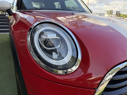 Used 2020 MINI Cooper 4-Door Hardtop w/ Premium Package image 9