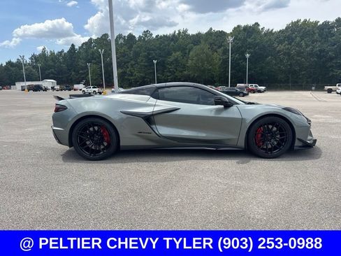 Used 2024 Chevrolet Corvette Z06 w/ Stealth Interior Trim Package RWD image 9
