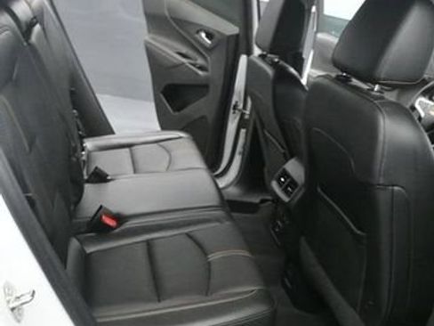 Used 2022 Chevrolet Equinox Premier AWD/4WD image 14
