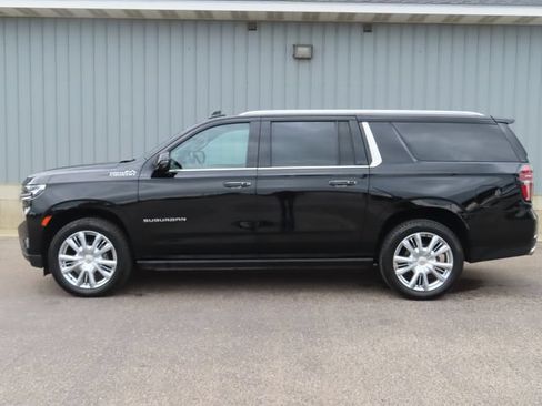 Used 2021 Chevrolet Suburban High Country w/ Premium Package AWD/4WD image 9