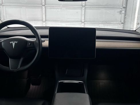 Used 2021 Tesla Model Y Long Range AWD/4WD image 9
