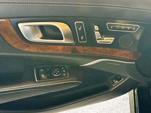 Used 2013 Mercedes-Benz SL 550 SL 550 w/ Premium Pkg image 19