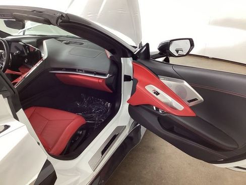 Used 2024 Chevrolet Corvette Stingray Premium Conv w/ Z51 Performance Package RWD image 17