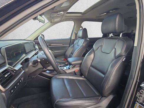 Used 2025 Kia Telluride S FWD image 16