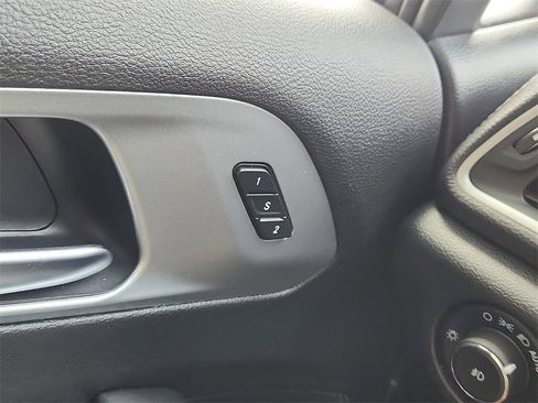 Used 2022 Chrysler Pacifica Touring-L w/ S Appearance Package image 27