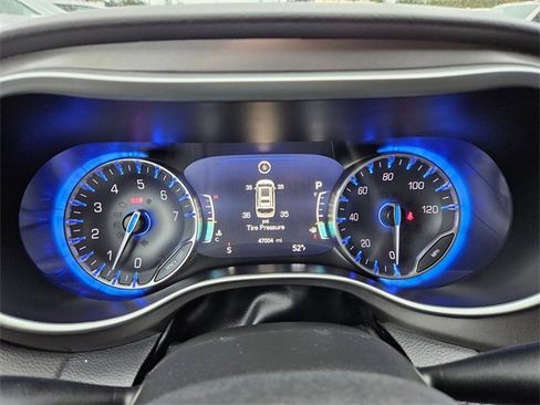 Used 2024 Chrysler Pacifica Touring-L image 20