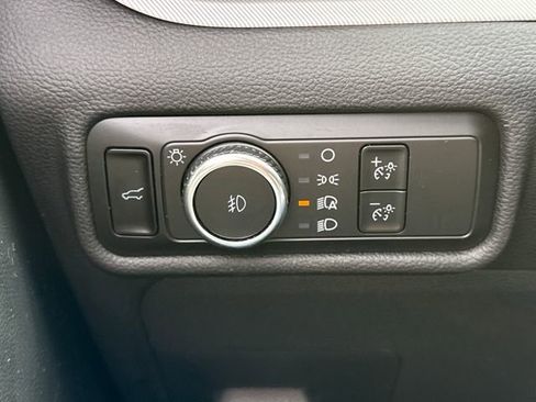 Used 2023 Ford Explorer XLT w/ Equipment Group 202A AWD/4WD image 36