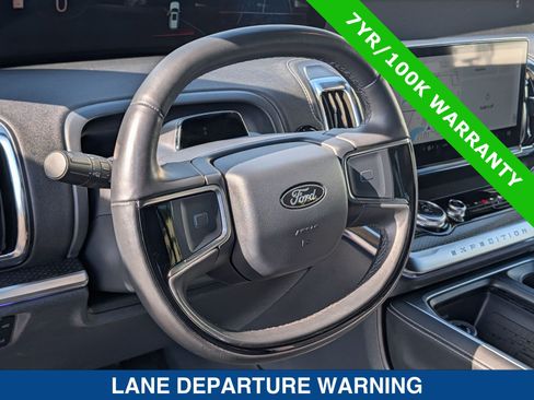 Certified 2025 Ford Expedition Max Platinum w/ Stealth Performance Package AWD/4WD image 26