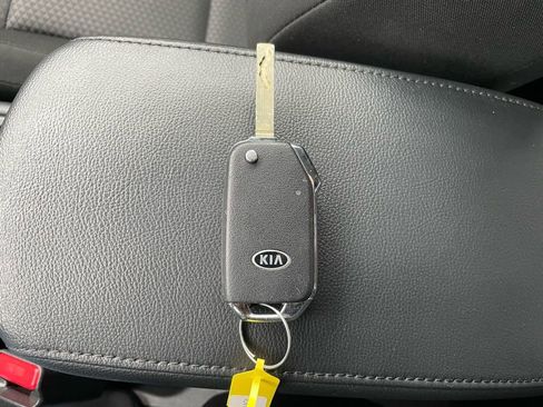 Used 2020 Kia Soul LX FWD image 40