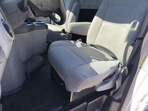 Used 2013 Ford E-350 and Econoline 350 Super Duty image 12