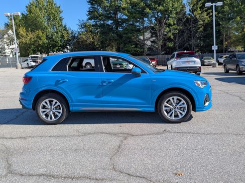 Used 2023 Audi Q3 2.0T Premium image 2