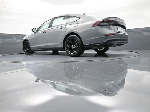 Certified 2025 Honda Accord SE image 32