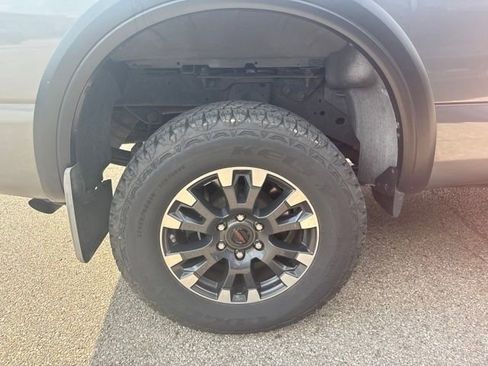 Used 2021 Nissan Titan PRO-4X w/ Pro-4x Convenience Package AWD/4WD image 4