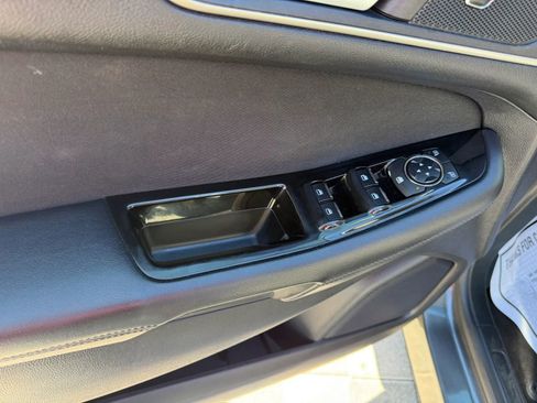 Used 2019 Ford Edge SEL FWD image 13
