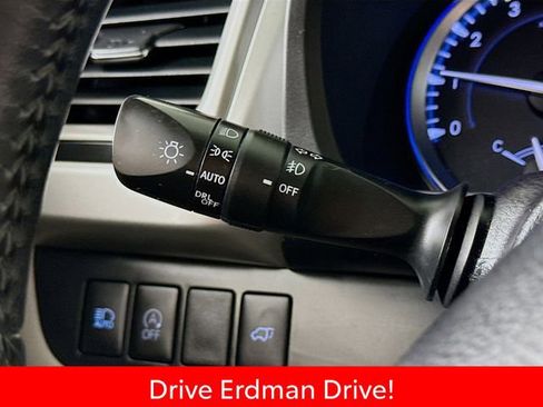 Certified 2018 Toyota Highlander Limited FWD image 15