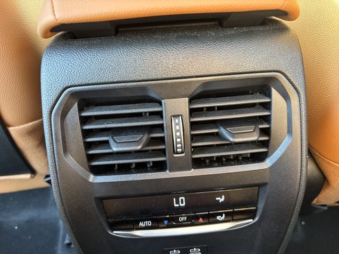 Certified 2025 BMW 330i Sedan RWD image 39