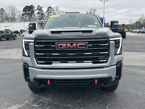 Used 2025 GMC Sierra 2500 AT4 w/ AT4 Premium Plus Package image 3