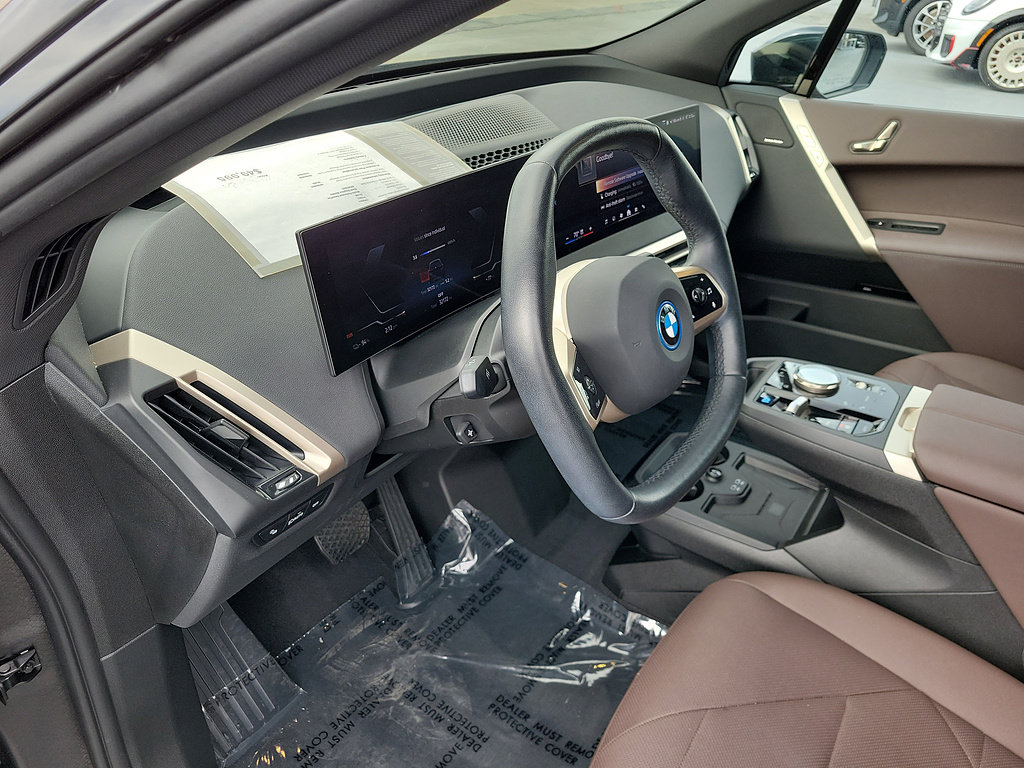 Used 2024 BMW iX xDrive50 w/ Sport Package AWD/4WD image 18