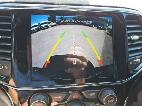 Used 2020 Jeep Grand Cherokee Altitude AWD/4WD image 28