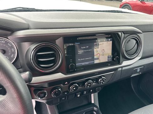 Used 2019 Toyota Tacoma TRD Sport image 27