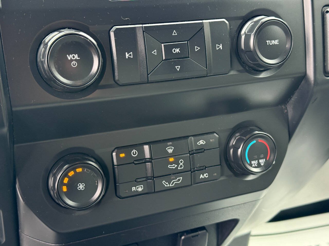 Used 2019 Ford F150 XL w/ Equipment Group 101A Mid RWD image 23