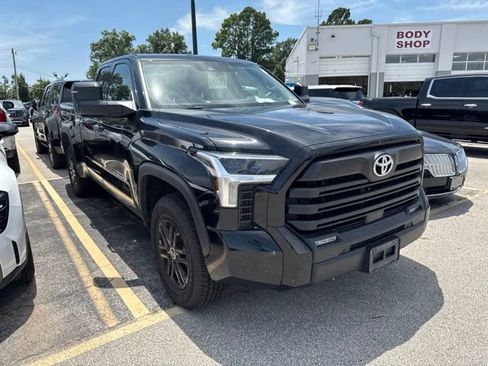 Used 2023 Toyota Tundra SR5 w/ SR5 Convenience Package AWD/4WD image 5