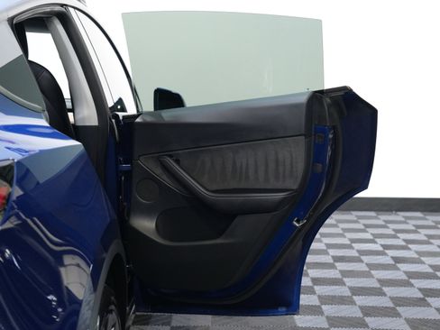Used 2021 Tesla Model Y Long Range image 26