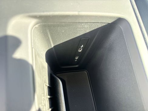 New 2026 Volkswagen Tiguan SE AWD/4WD image 31