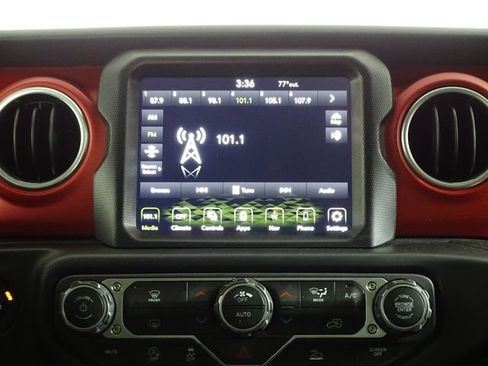 Used 2023 Jeep Wrangler Unlimited Rubicon AWD/4WD image 23