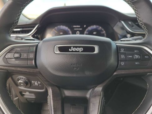 Used 2022 Jeep Grand Cherokee L Limited w/ Luxury Tech Group II image 23