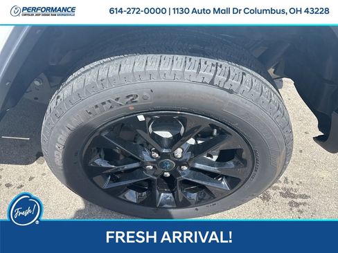 Used 2025 Jeep Wrangler Unlimited Sahara image 11