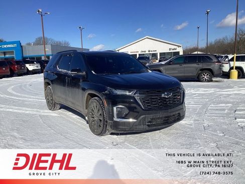 Used 2023 Chevrolet Traverse RS image 1