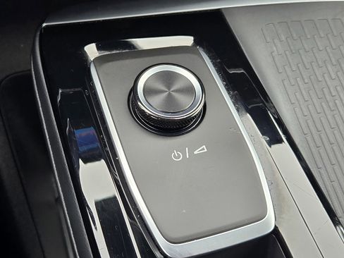 Certified 2025 Buick Enclave Sport Touring image 21