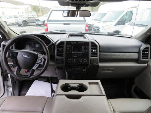 Used 2020 Ford F250 XL w/ Power Equipment Group image 6