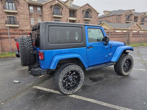 Used 2016 Jeep Wrangler Sahara w/ Connectivity Group image 5