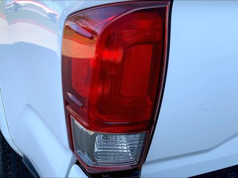 Used 2016 Toyota Tacoma TRD Sport w/ Towing Package image 27