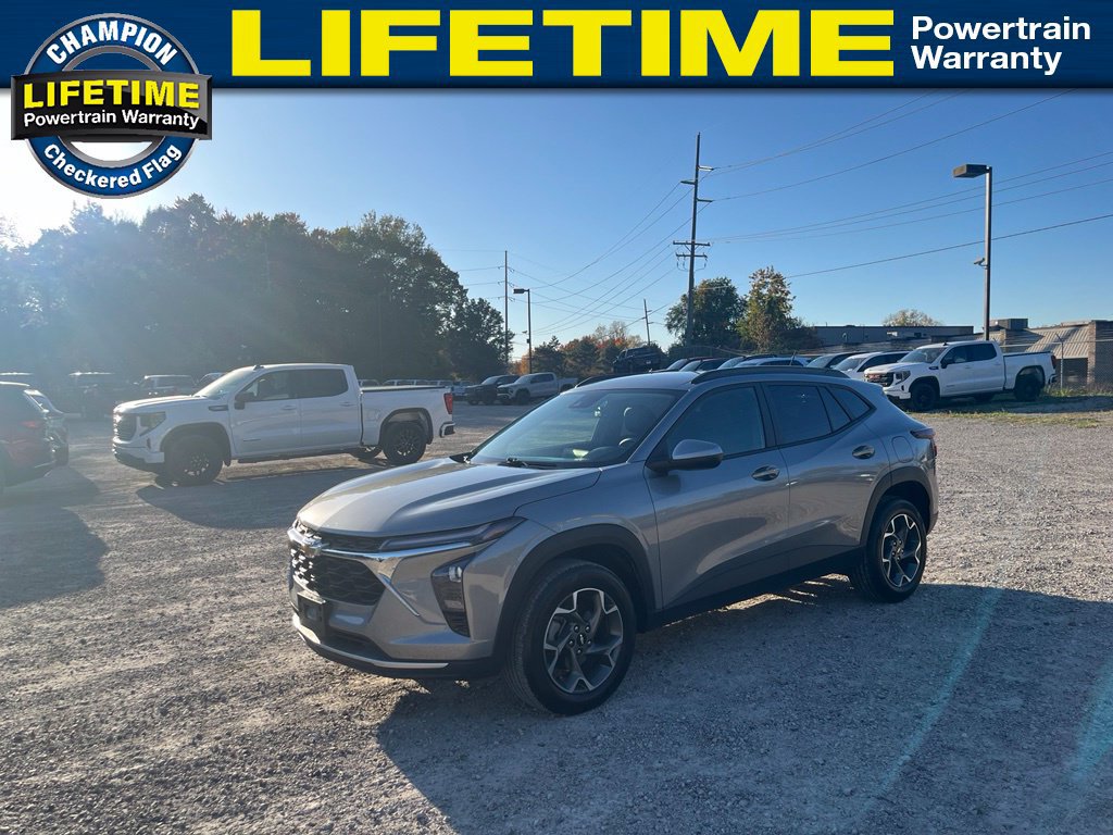 Used 2025 Chevrolet Trax LT w/ LT Convenience Package FWD image 1