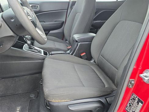 Used 2023 Hyundai Venue SE image 20