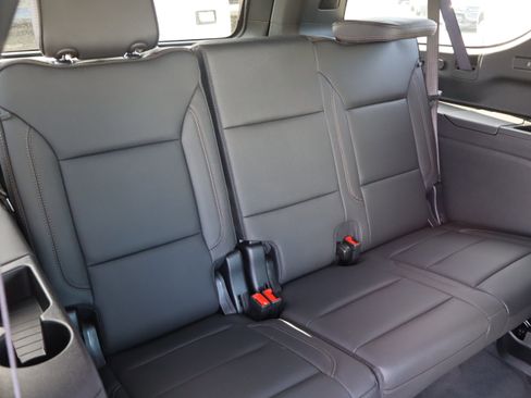 Used 2026 Chevrolet Suburban High Country image 41