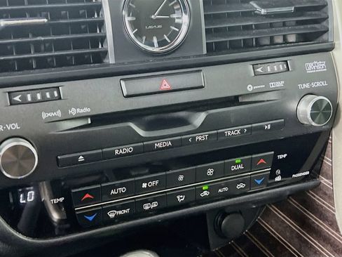 Used 2019 Lexus RX 450h AWD image 15