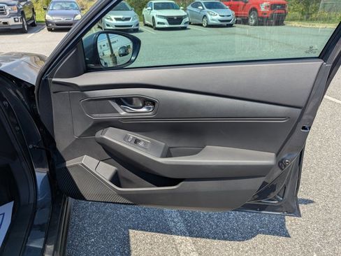 Used 2025 Honda Accord LX image 25