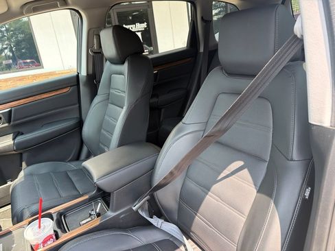 Used 2022 Honda CR-V Touring image 3