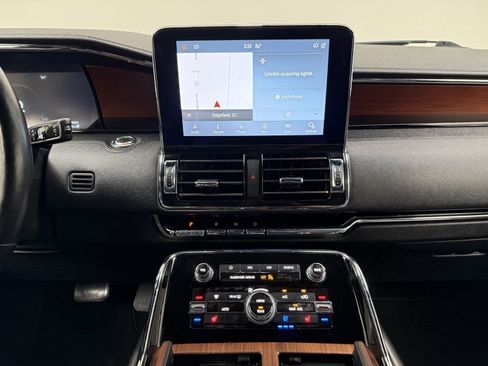 Used 2020 Lincoln Navigator 2WD image 21