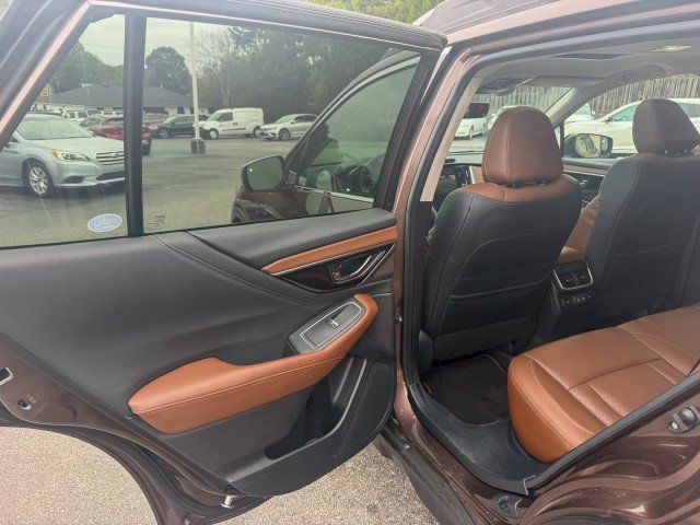 Used 2020 Subaru Outback Touring XT AWD/4WD image 17