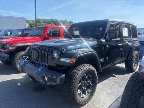 Used 2023 Jeep Wrangler Unlimited Rubicon 4xe w/ Cold Weather Group AWD/4WD image 2