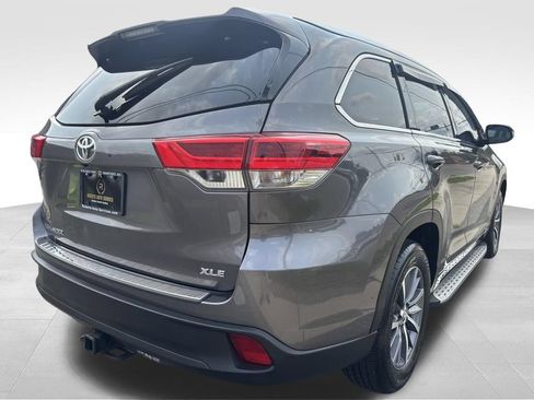 Used 2018 Toyota Highlander XLE FWD image 5