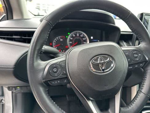 Used 2022 Toyota Corolla Cross LE AWD/4WD image 9
