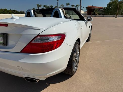 Used 2014 Mercedes-Benz SLK 250 w/ Premium Package image 24