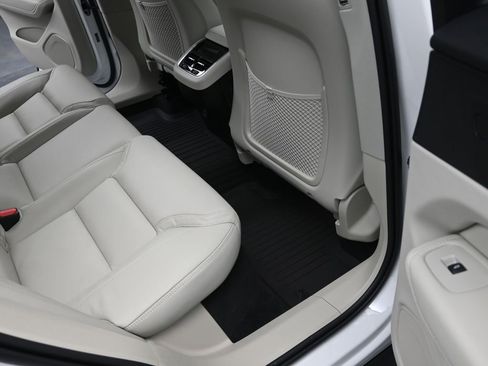 New 2026 Volvo XC60 B5 Ultra w/ Protection Package Premier image 19