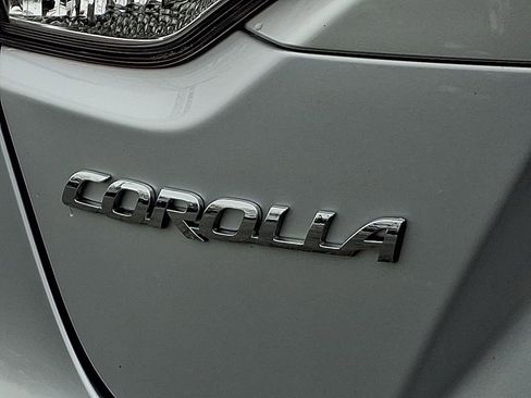 Used 2023 Toyota Corolla LE image 31